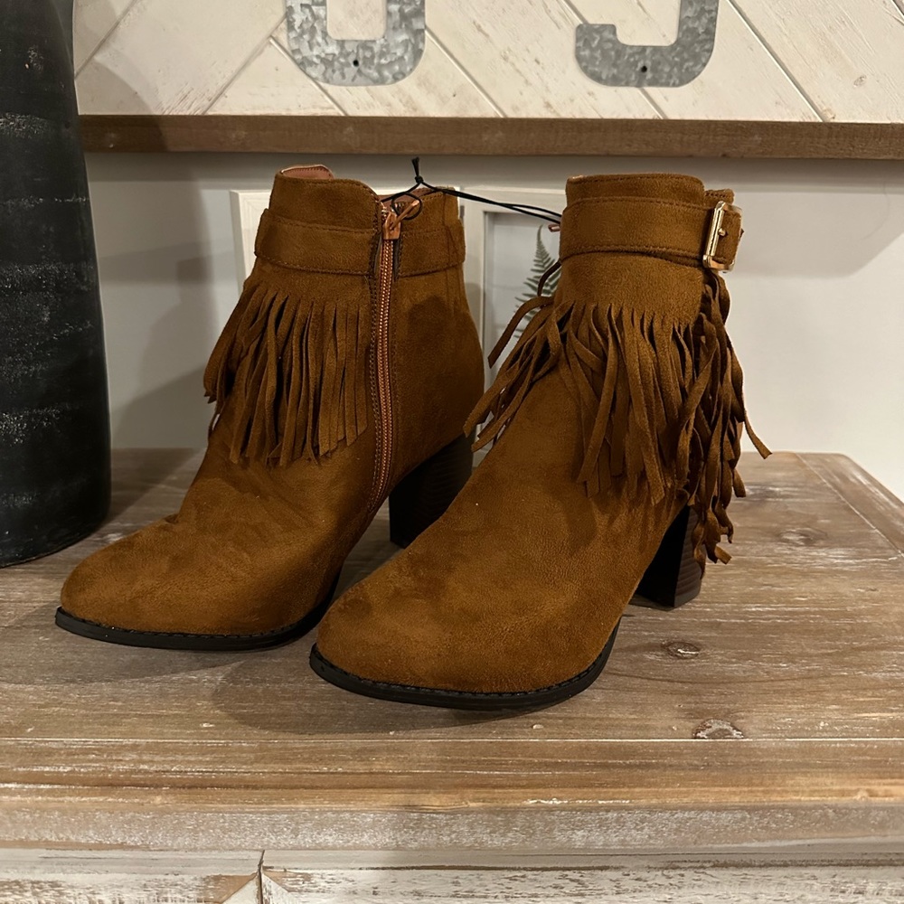 Women's Heeled Boots BOOTIE Ankle Tasseled Suede Belted NEW NWT SIZE 8